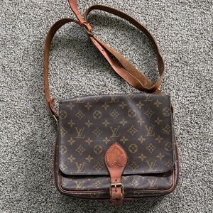 Louis Vuitton Monogram Canvas Messenger Bag - as is read description!